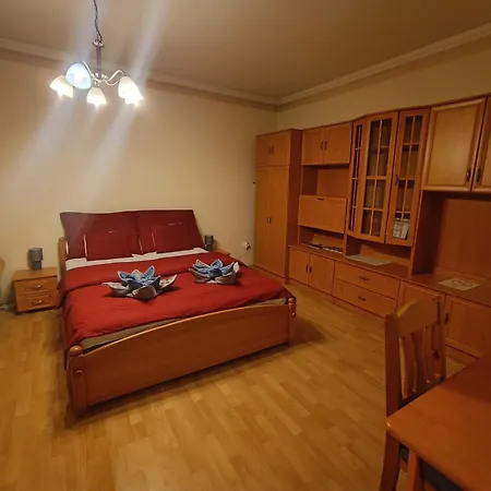 Pero Apartman Debreczyn Zewnętrze zdjęcie